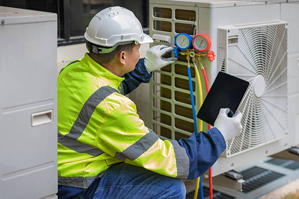 Professional Hvac technician working in Elgin, TX